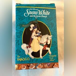 Enesco DISNEY Snow White " Happily Ever After " 596167 ornament with box